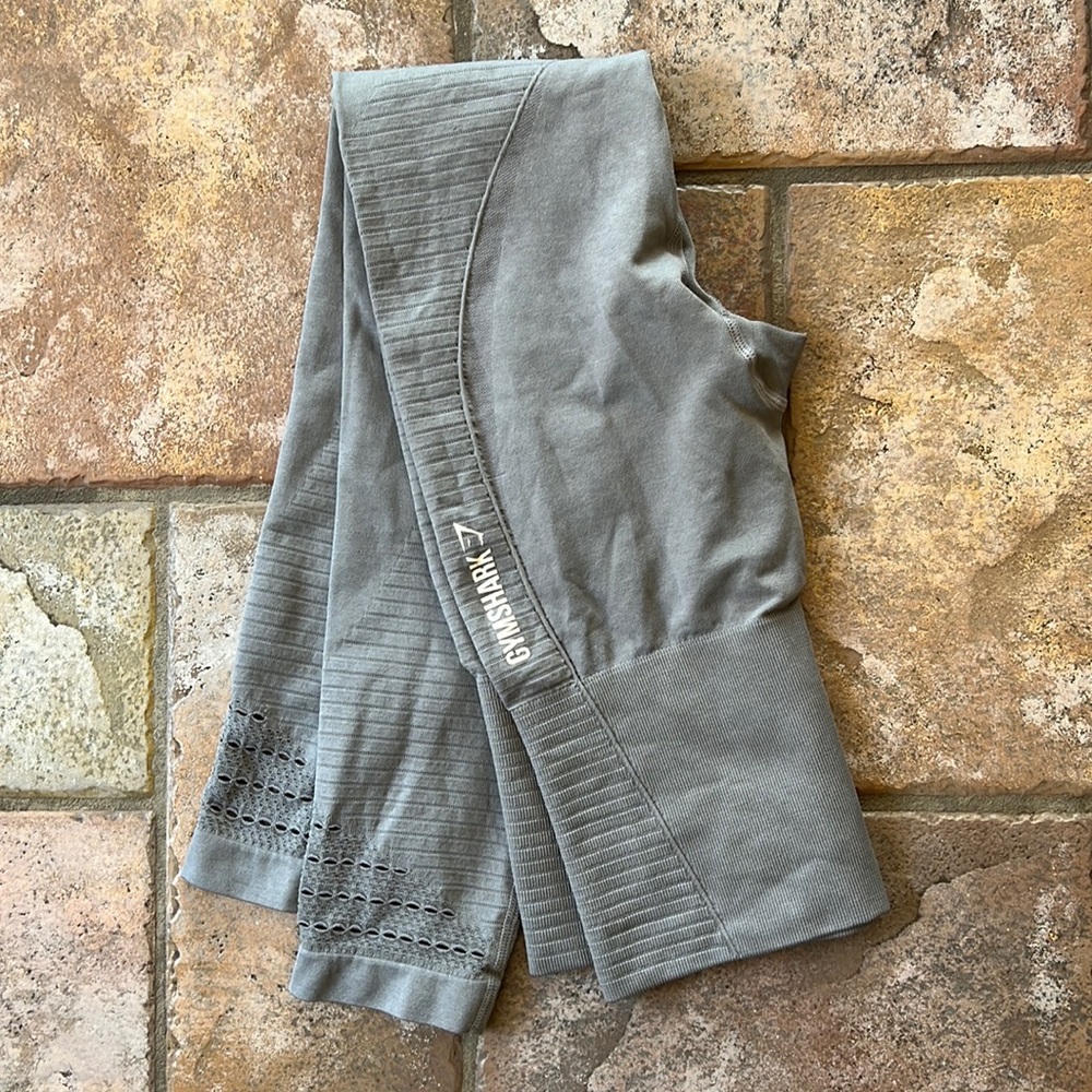 Gym shark leggings size small